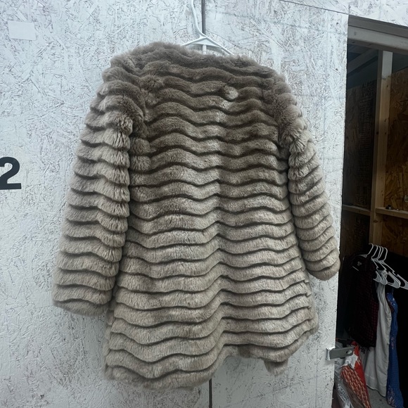 BB Dakota Faux Fur Jacket - Picture 3 of 4